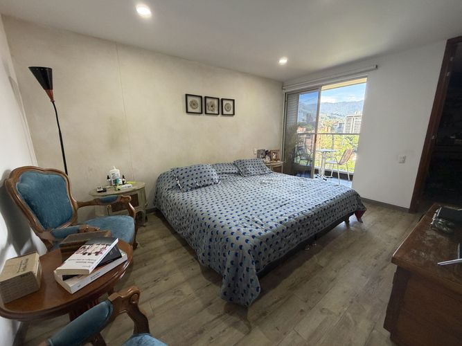 Apartamento de 3 alcobas en venta en El Castillo, Medellín, 138 m² · foto 18 de 23
