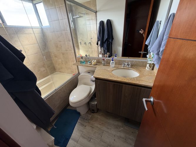 Apartamento de 3 alcobas en venta en El Castillo, Medellín, 138 m² · foto 19 de 23