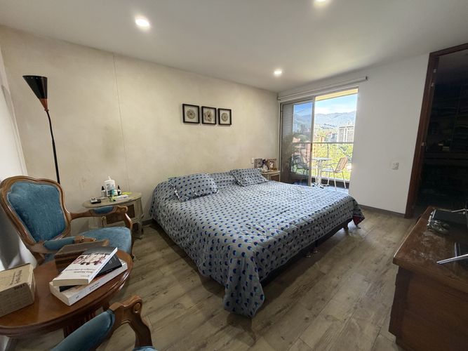Apartamento de 3 alcobas en venta en El Castillo, Medellín, 138 m² · foto 20 de 23