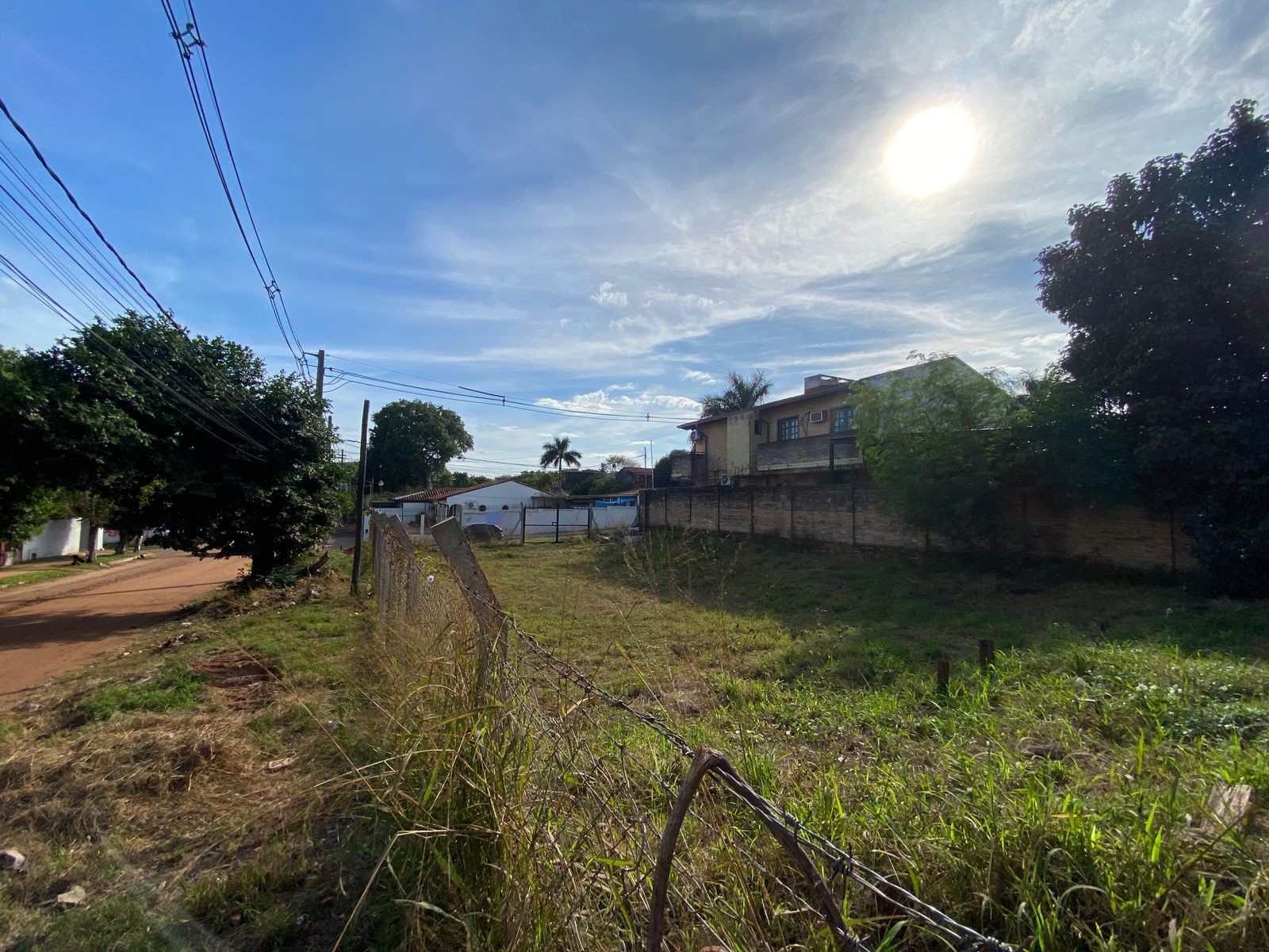 EN VENTA TERRENO EN ESQUINA  – LAMBARÉ, VALLE APU´A II — foto 3