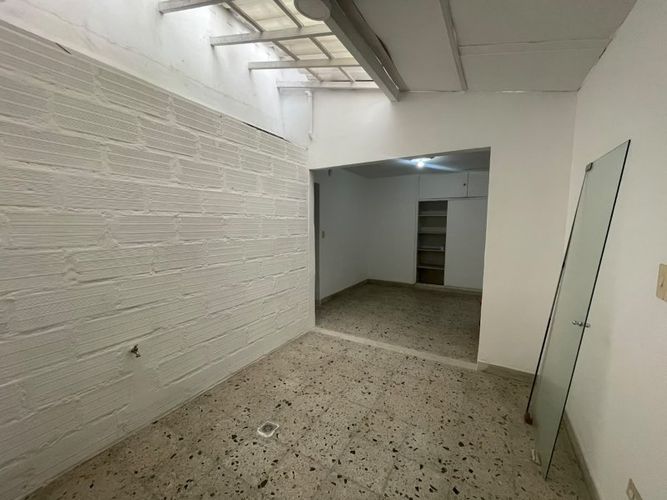 Local en arriendo en Bolivariana, Medellín, 40 m² · foto 2 de 5