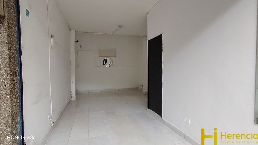 Local en arriendo en San Fernando, Itagüí, 25 m² · foto 2 de 8