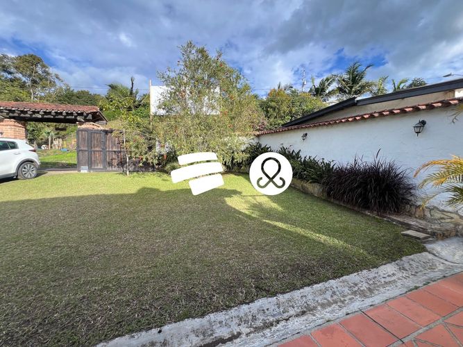 Casa de 3 alcobas en venta en Cabeceras De Llanogrande, Rionegro, 800 m² · foto 2 de 15