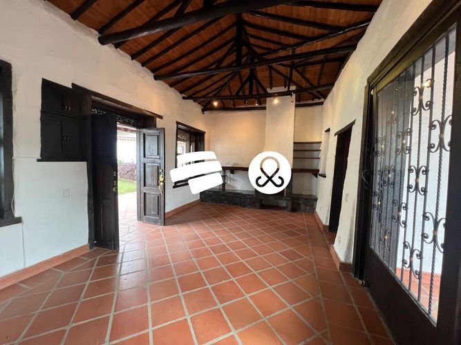 Casa de 3 alcobas en venta en Cabeceras De Llanogrande, Rionegro, 800 m² · foto 4 de 15