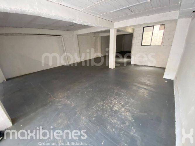 Bodega en arriendo en El Chagualo, Medellín, 198 m² · foto 2 de 9