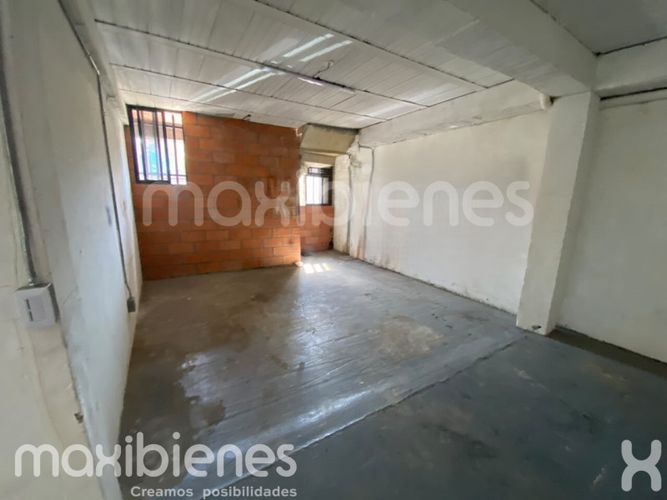 Bodega en arriendo en El Chagualo, Medellín, 198 m² · foto 3 de 9