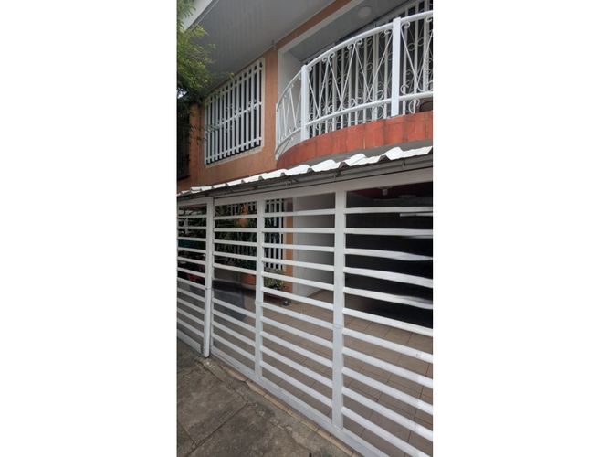 Casa de 4 alcobas en venta en Caney, Cali, 200 m² · foto 2 de 24