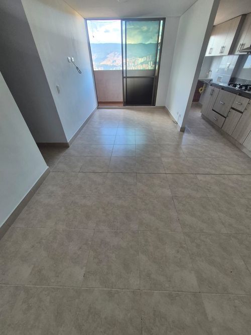 Apartamento de 3 alcobas en arriendo en La Hondonada, Medellín, 65 m² · foto 4 de 12