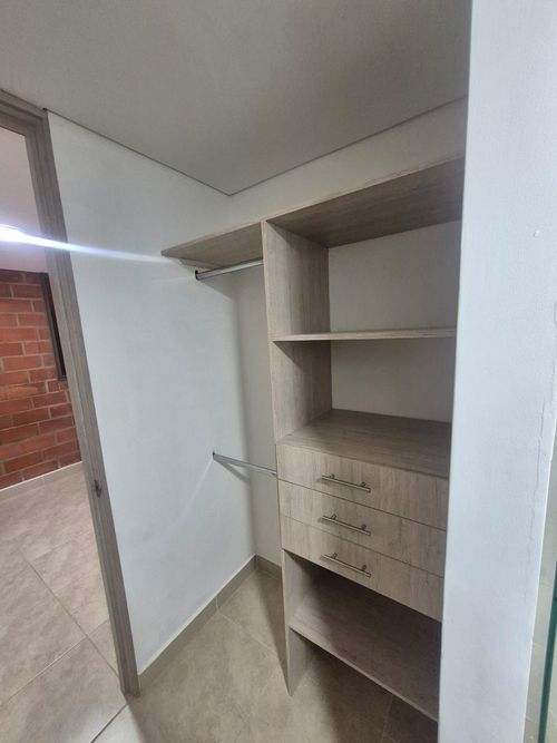 Apartamento de 3 alcobas en arriendo en La Hondonada, Medellín, 65 m² · foto 9 de 12
