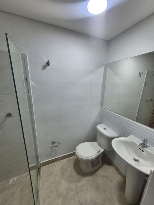 Apartamento de 3 alcobas en arriendo en La Hondonada, Medellín, 65 m² · foto 11 de 12