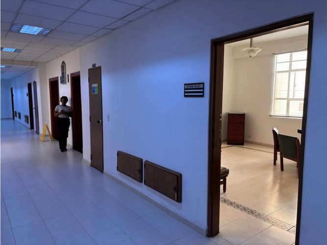 Oficina en arriendo en San Pedro, Cali, 30 m² · foto 2 de 10