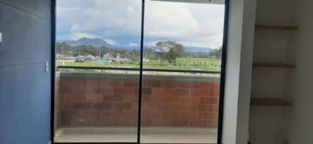 Apartamento de 2 alcobas en venta en Rionegro, 50 m² · foto 2 de 11