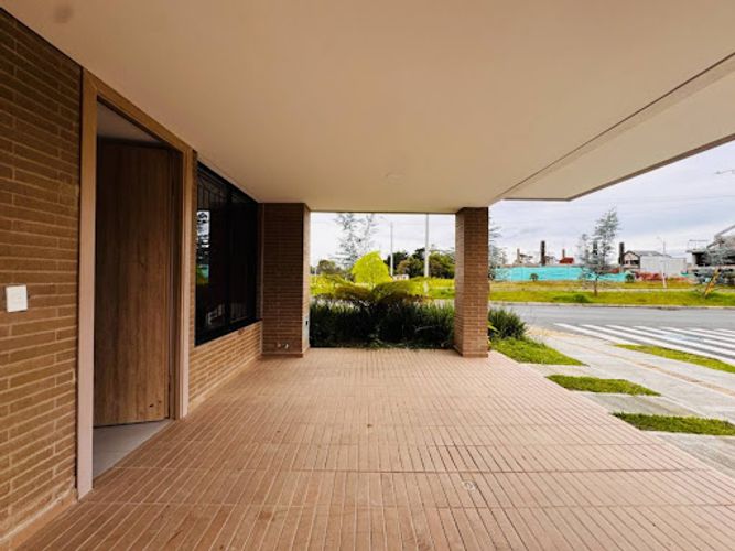 Casa de 3 alcobas en venta en Rionegro, 147 m² · foto 2 de 24