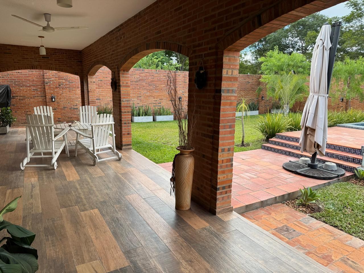 VENDO o ALQUILO HERMOSA CASA EN EL BARRIO CERRADO SURUBII — foto 3