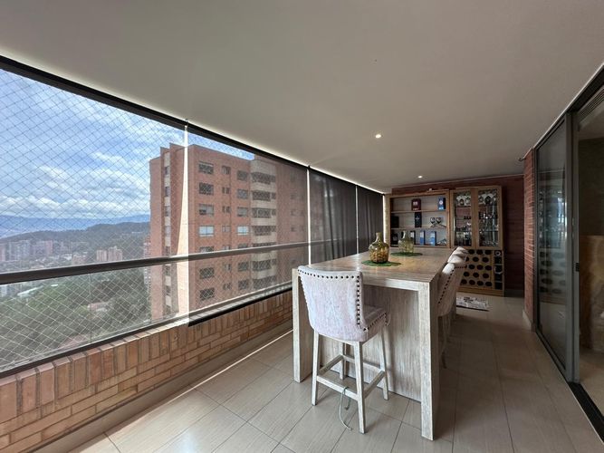 Apartamento de 4 alcobas en arriendo en El Poblado, Medellín, 237 m² · foto 20 de 20