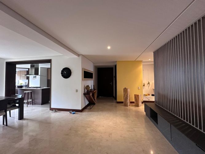 Apartamento de 4 alcobas en arriendo en El Poblado, Medellín, 237 m² · foto 3 de 20