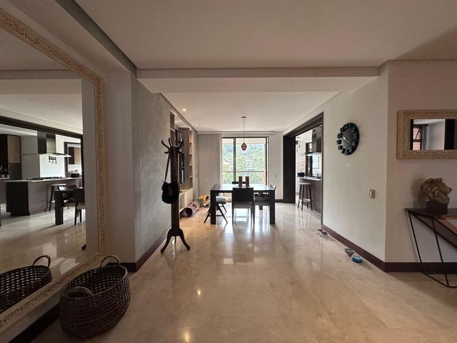 Apartamento de 4 alcobas en arriendo en El Poblado, Medellín, 237 m² · foto 4 de 20