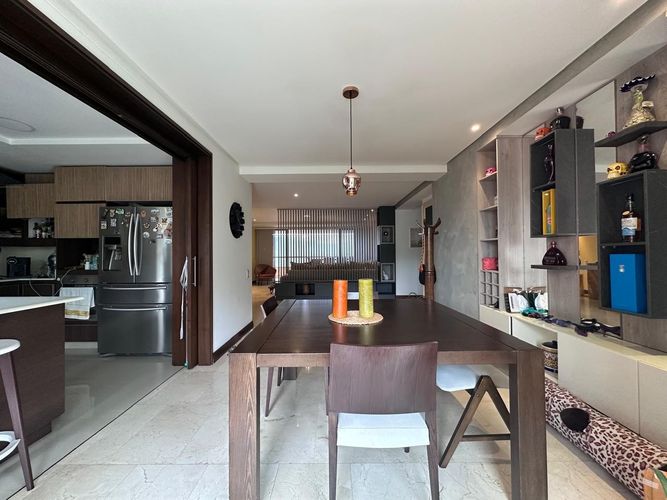 Apartamento de 4 alcobas en arriendo en El Poblado, Medellín, 237 m² · foto 6 de 20