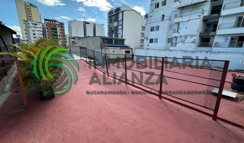 Apartamento de 8 alcobas en venta en San Alonso, Bucaramanga, 231 m² · foto 16 de 19