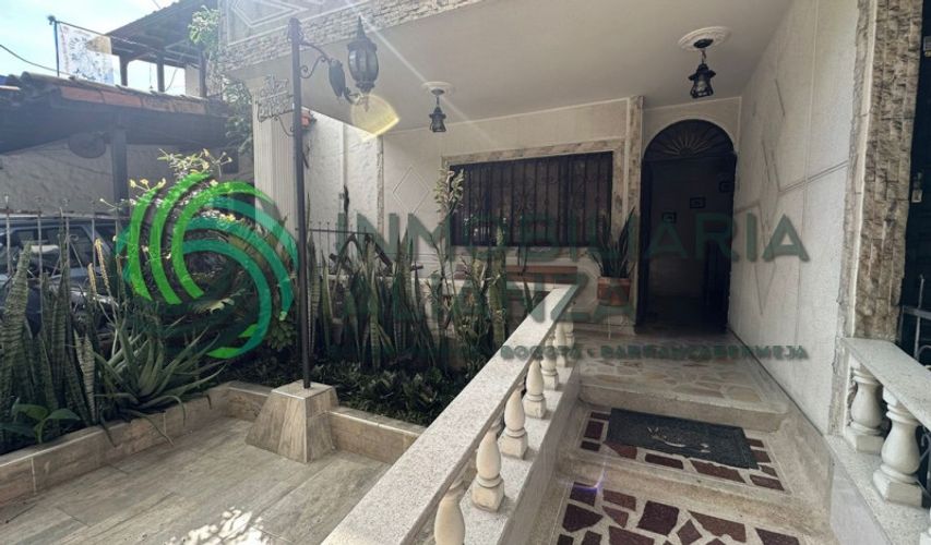 Casa de 6 alcobas en venta en Provenza, Bucaramanga, 488 m² · foto 2 de 23