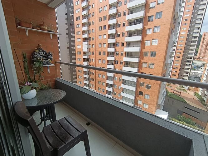 Apartamento de 3 alcobas en venta en La Castellana, Medellín, 79 m² · foto 18 de 23
