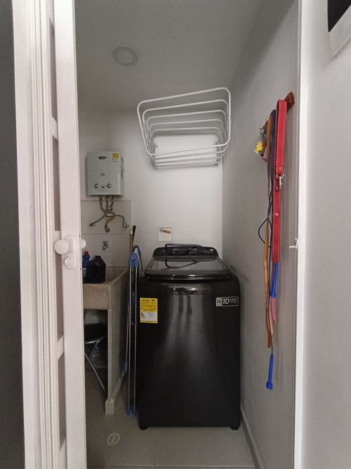 Apartamento de 3 alcobas en venta en La Castellana, Medellín, 79 m² · foto 19 de 23