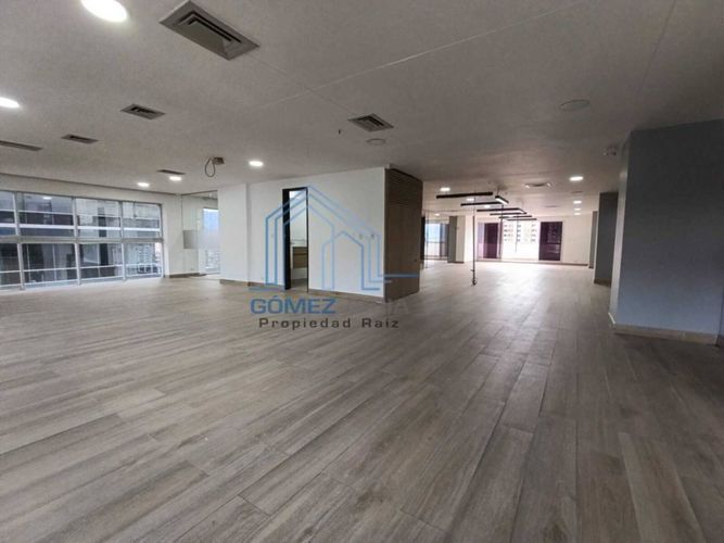 Oficina en arriendo en Milla De Oro, Medellín, 247 m² · foto 4 de 14