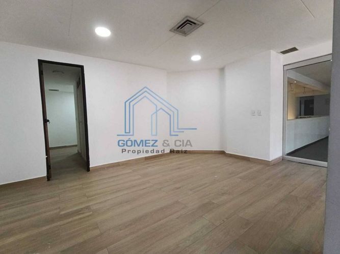 Oficina en arriendo en Milla De Oro, Medellín, 247 m² · foto 11 de 14