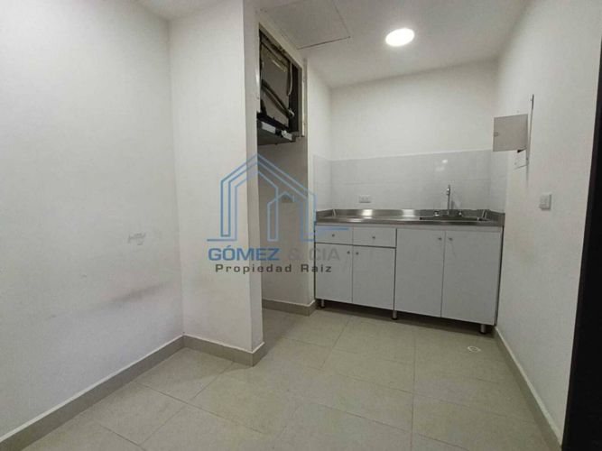 Oficina en arriendo en Milla De Oro, Medellín, 247 m² · foto 13 de 14