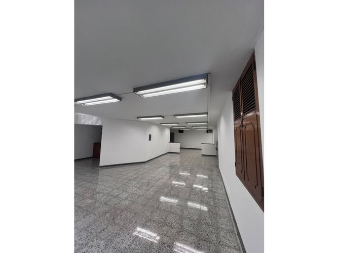 Local en arriendo en La Candelaria, Medellín, 360 m² · foto 6 de 23