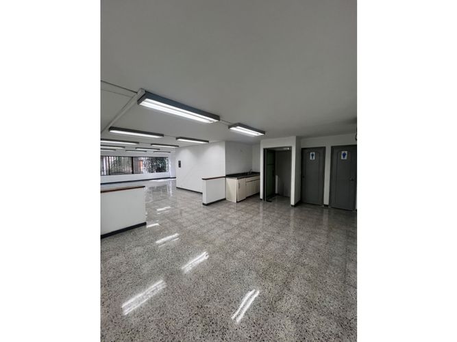 Local en arriendo en La Candelaria, Medellín, 360 m² · foto 9 de 23