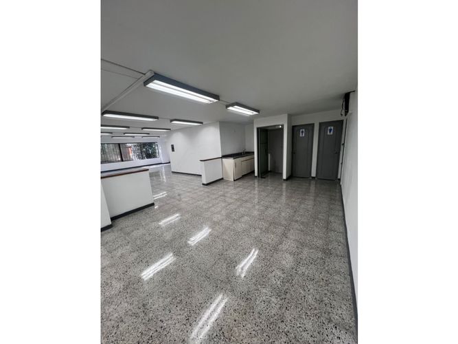 Local en arriendo en La Candelaria, Medellín, 360 m² · foto 11 de 23