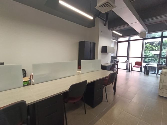 Oficina en arriendo en El Poblado, Medellín, 242 m² · foto 3 de 20