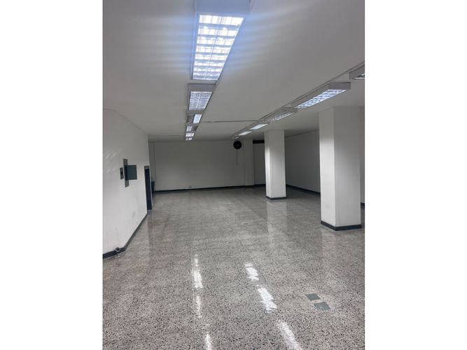 Local en arriendo en La Candelaria, Medellín, 360 m² · foto 13 de 23