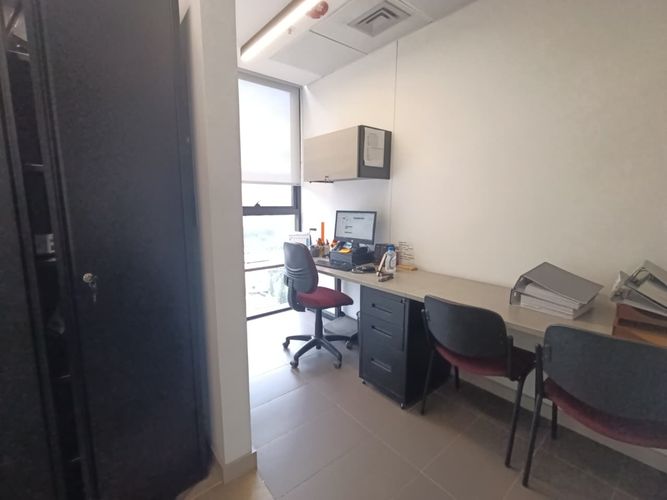 Oficina en arriendo en El Poblado, Medellín, 242 m² · foto 7 de 20