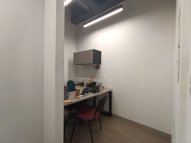 Oficina en arriendo en El Poblado, Medellín, 242 m² · foto 8 de 20
