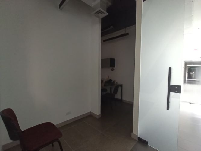 Oficina en arriendo en El Poblado, Medellín, 242 m² · foto 9 de 20