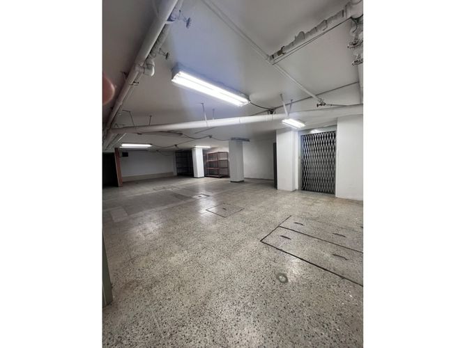 Local en arriendo en La Candelaria, Medellín, 360 m² · foto 16 de 23