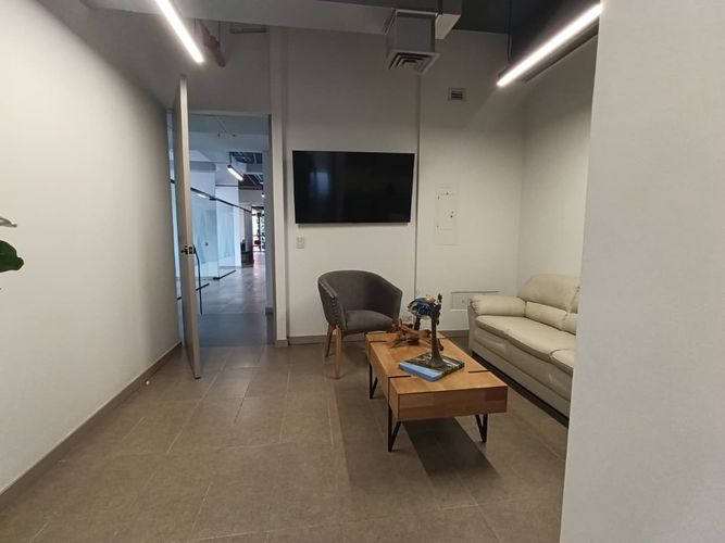 Oficina en arriendo en El Poblado, Medellín, 242 m² · foto 13 de 20