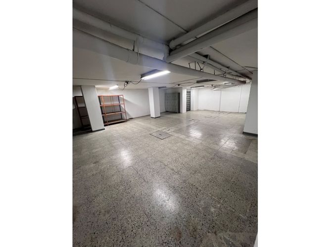 Local en arriendo en La Candelaria, Medellín, 360 m² · foto 19 de 23