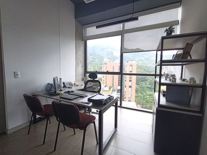 Oficina en arriendo en El Poblado, Medellín, 242 m² · foto 14 de 20