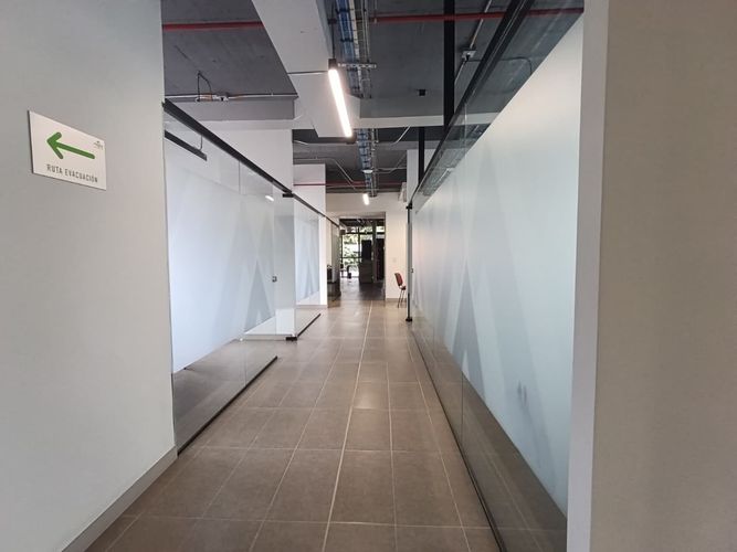 Oficina en arriendo en El Poblado, Medellín, 242 m² · foto 16 de 20
