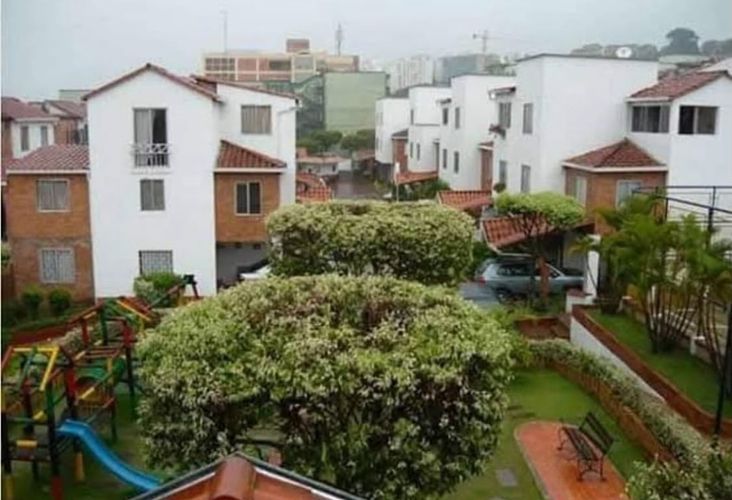 Casa de 6 alcobas en venta en El Bosque, Floridablanca, 125 m² · foto 5 de 12