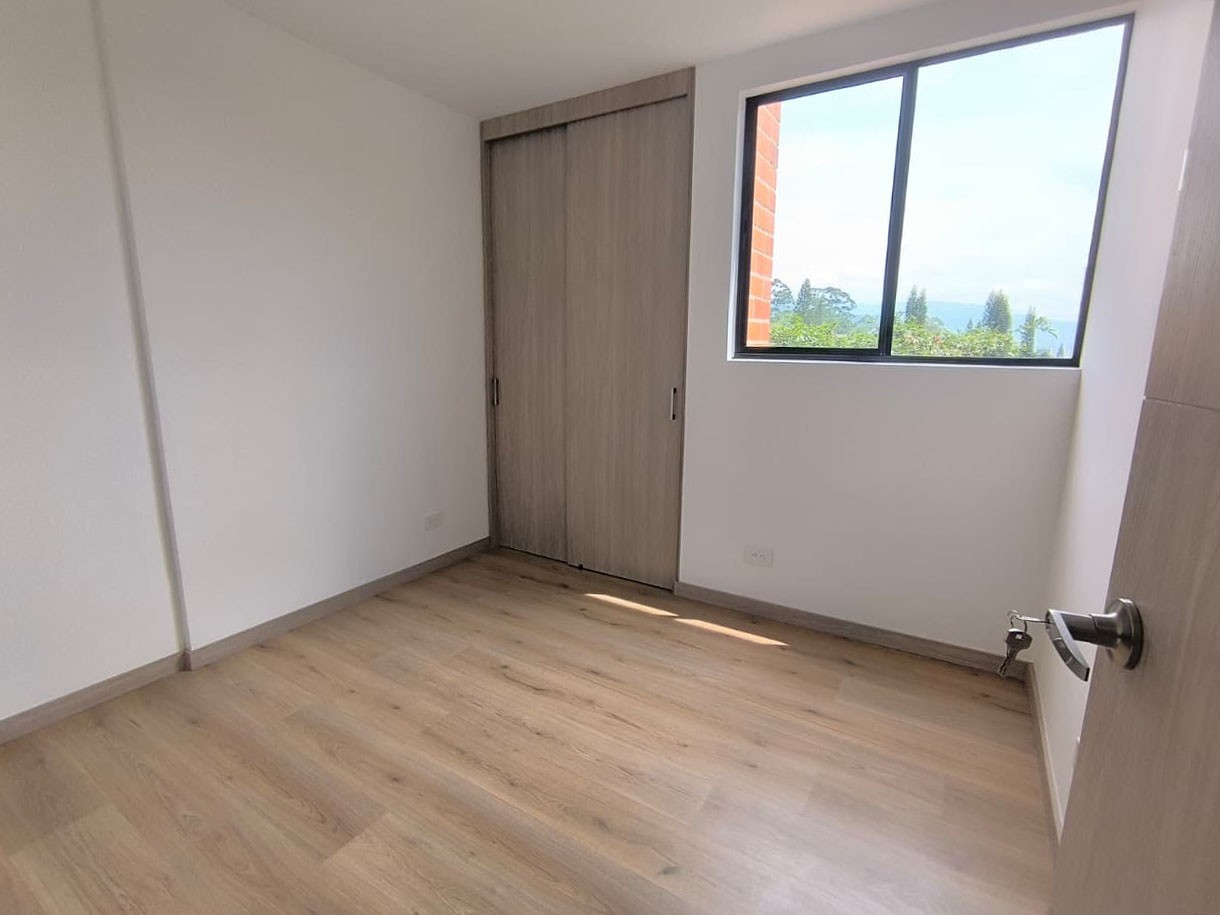 Apartamento en arriendo en Loma Del Barro, Envigado · foto 6 de 11