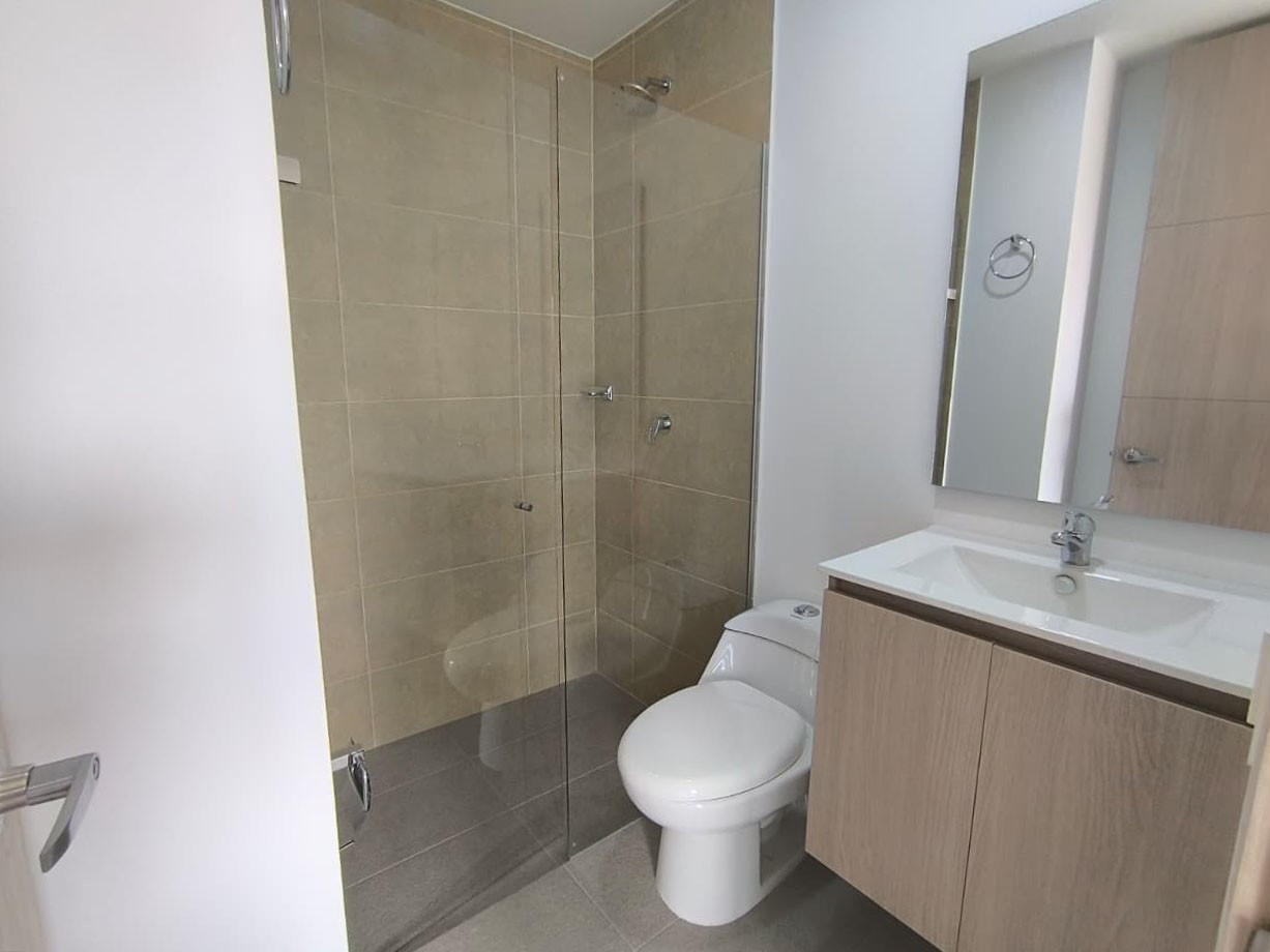 Apartamento en arriendo en Loma Del Barro, Envigado · foto 10 de 11