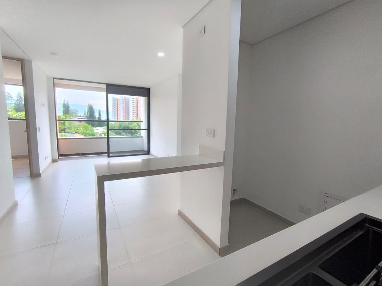 Apartamento en arriendo en Loma Del Barro, Envigado · foto 3 de 11