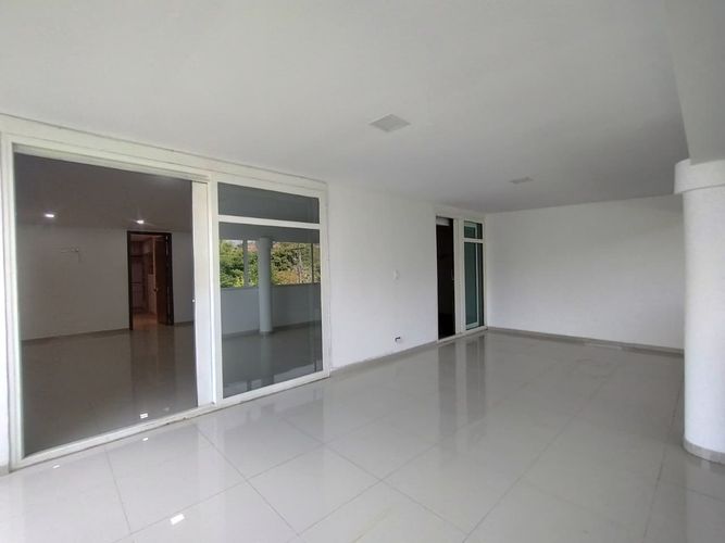 Casa de 5 alcobas en venta en Ciudad Jardin, Cali, 800 m² · foto 10 de 24