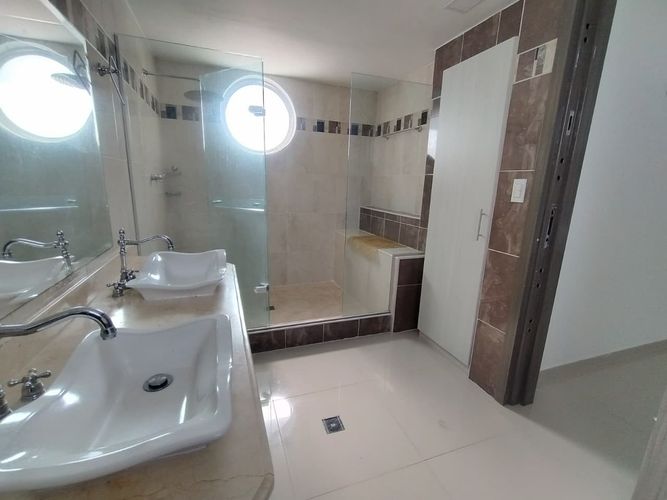 Casa de 5 alcobas en venta en Ciudad Jardin, Cali, 800 m² · foto 16 de 24