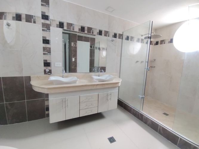 Casa de 5 alcobas en venta en Ciudad Jardin, Cali, 800 m² · foto 17 de 24