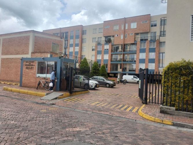 Apartamento de 3 alcobas en venta en Cr Cortijo De Serrezuela, Funza, 72 m² · foto 2 de 24
